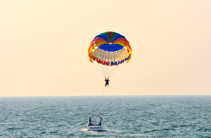 Parasailing in Havelock