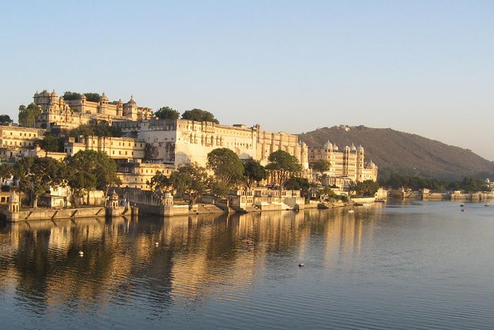 Delectable Evening Excursion: Bagore Ki Haveli Dance Show in Udaipur with Dinner