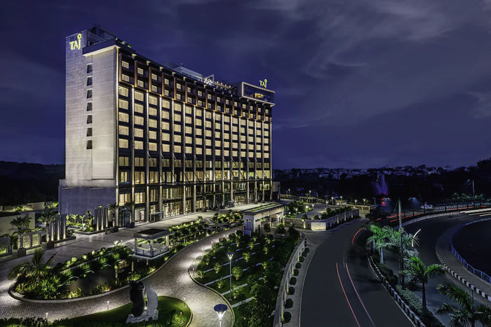Deluxe Wellness & Gourmet: Overnight Dinner & Spa Stay
