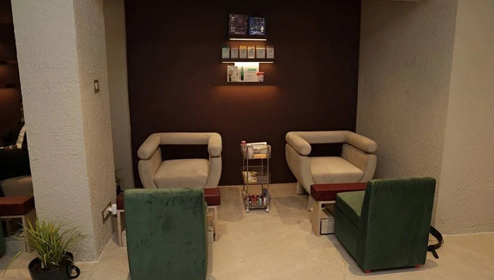 Curated Hair Cut and Nail Care Gift Box Across 50+ Premium Beauty Salons in India