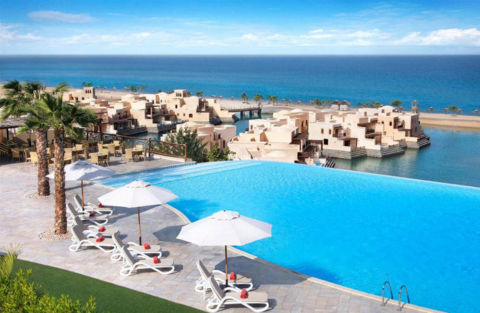 Luxury Getaways Gift Card Box: Choose Your Stay with Breakfast at 80+ High-Class Hotels