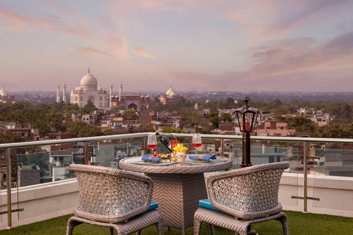 Romantic Vegetarian Private Dining Experience for Two with Taj Mahal View in Agra
