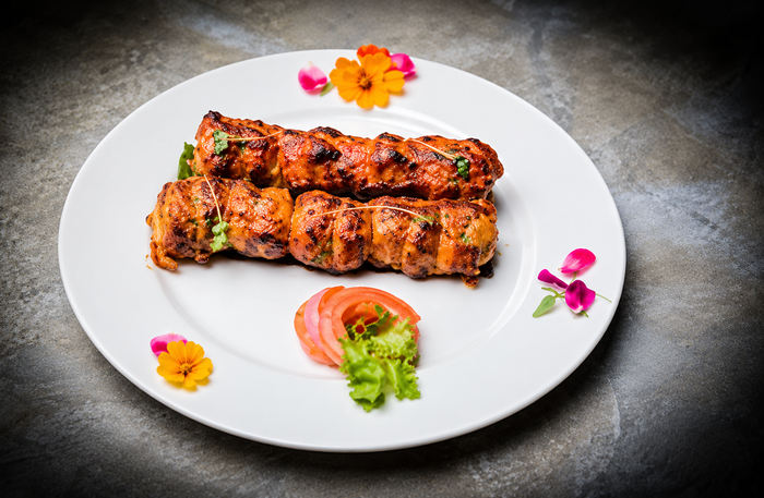 Vapour Bar Exchange Gurugram - Vibrant Dining & Bar Experience for Two