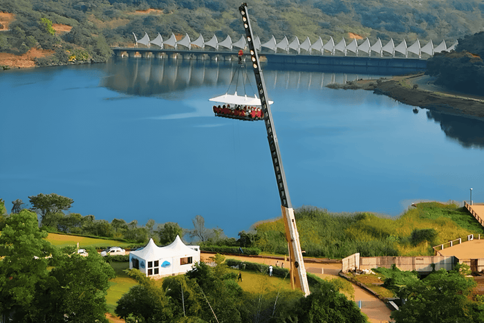 Romantic Dinner in the Sky: Unforgettable Couples Dining Across 7 Stunning Locations