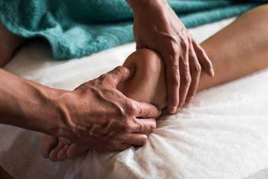 Relaxing 60-Minute Podikizhi Ayurvedic Treatment Experience for One at Ayurville – Ayurvedic Treatment & Spa Kochi
