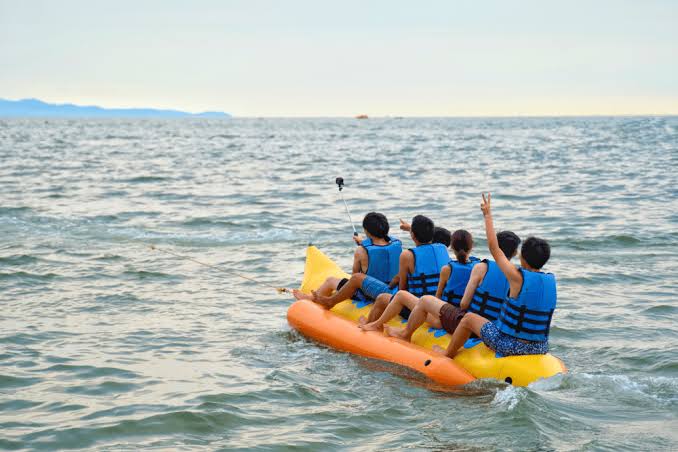 Thrilling Grand Island Scuba Diving and Watersports Combo in Goa
