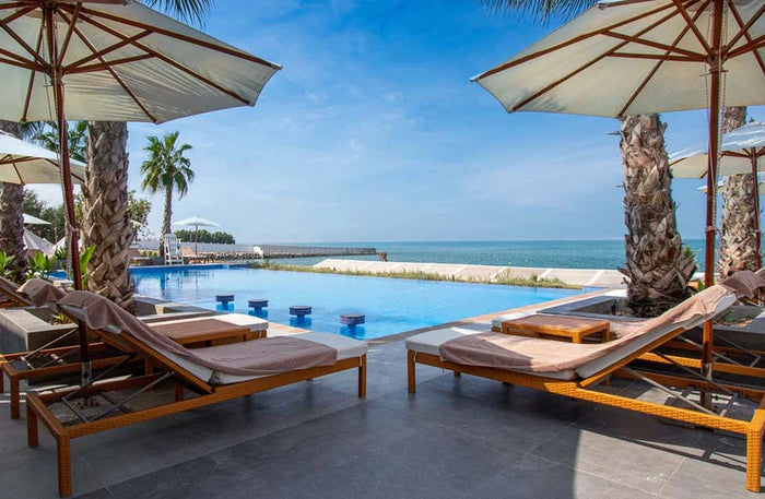 Romantic Getaways Gift Box: Choose Your One-Night Stay at 60+ Prestigious Hotels | at Wondergifts