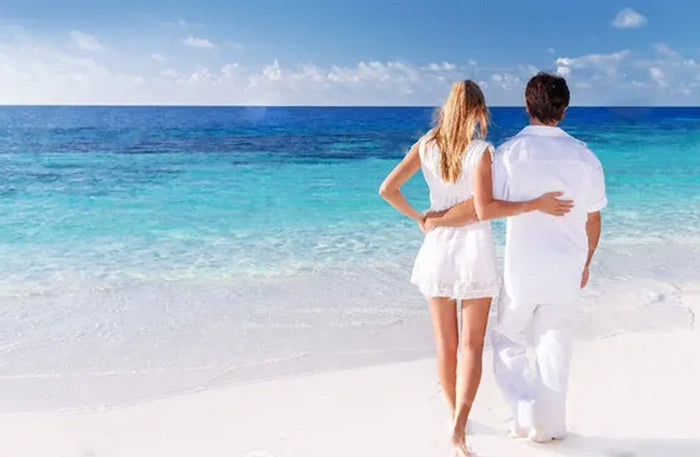 Romantic Getaways Gift Box: Choose Your One-Night Stay at 60+ Prestigious Hotels | at Wondergifts