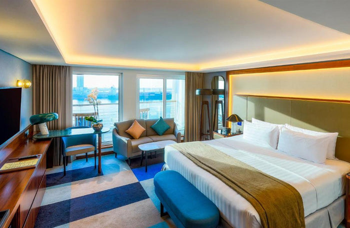 Luxury Getaways Gift Card Box: Choose Your Stay with Breakfast at 80+ High-Class Hotels