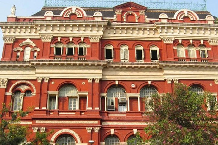 Timeless British Raj Walk in Kolkata