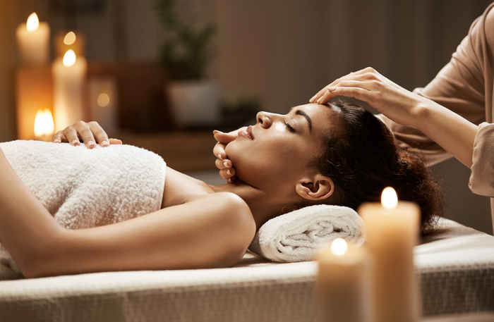 Relaxing Moments Gift Box - One-Hour Massage at One of 50 Top-Tier Spas |  at Wondergifts