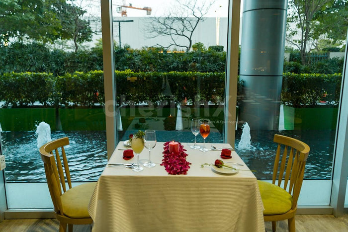 Romantic Candlelight Dining at Holiday Inn