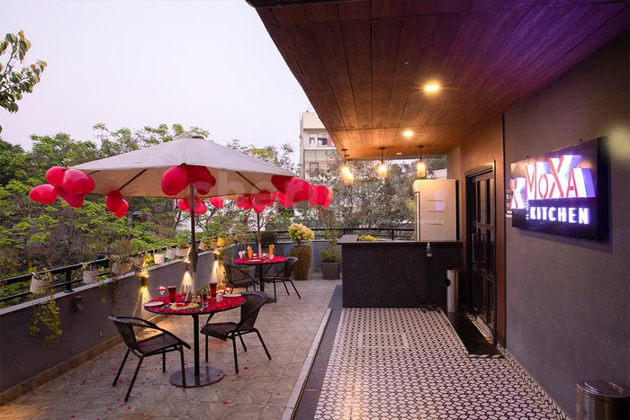 Rooftop Romatic Candle Light Dinner At Mango Suites