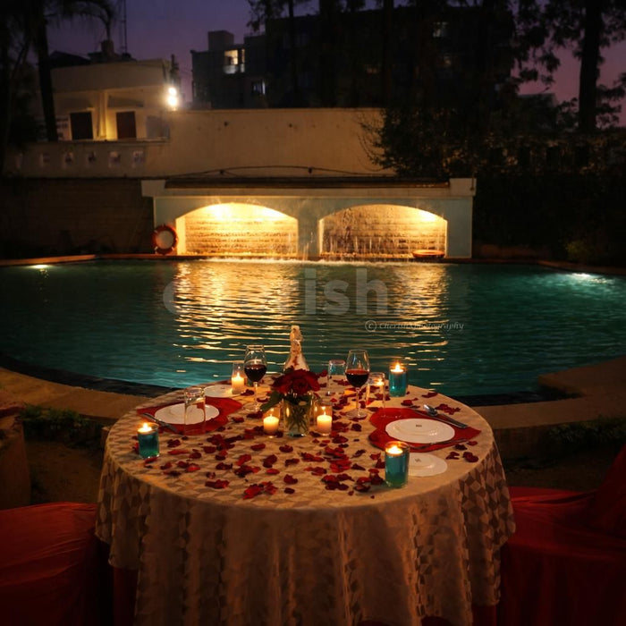 Candlelight Dinner at Poolside