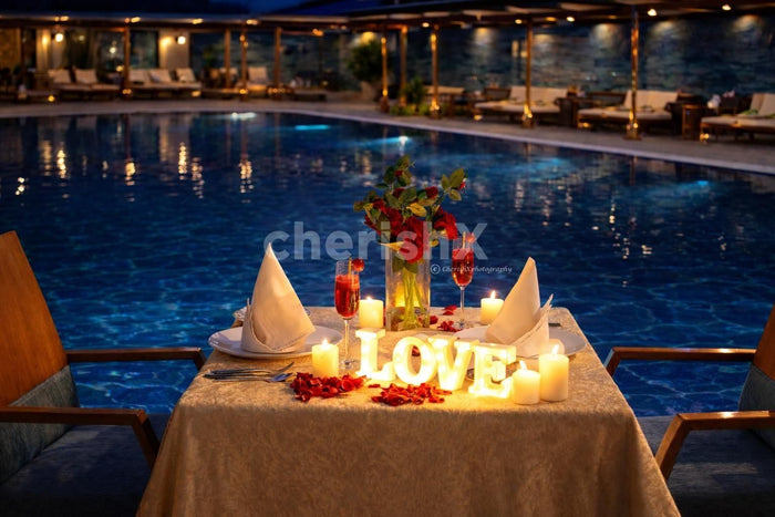 Jaypee Luxury Poolside Dining Experience