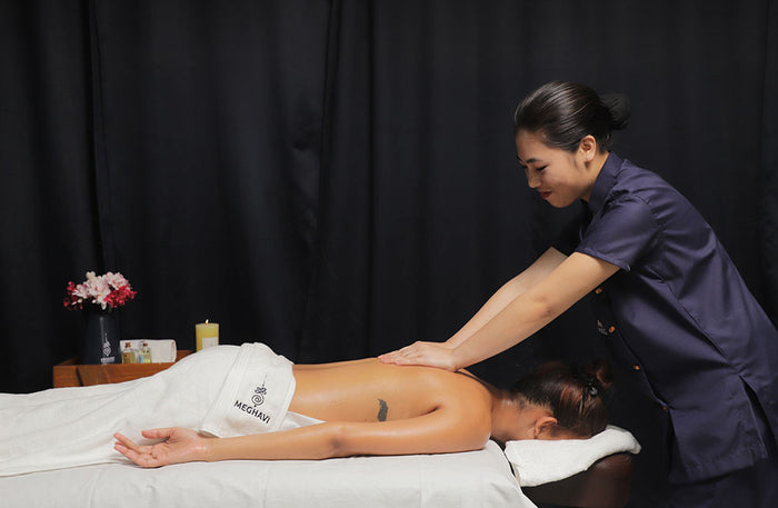 Pune Massage Gift Box: Relaxing One-Hour Massage Experiences