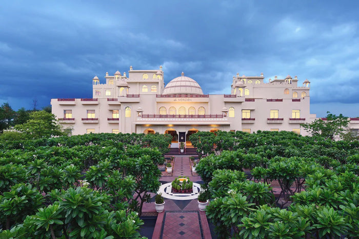 Charming Stays - Castle & Palace Staycation