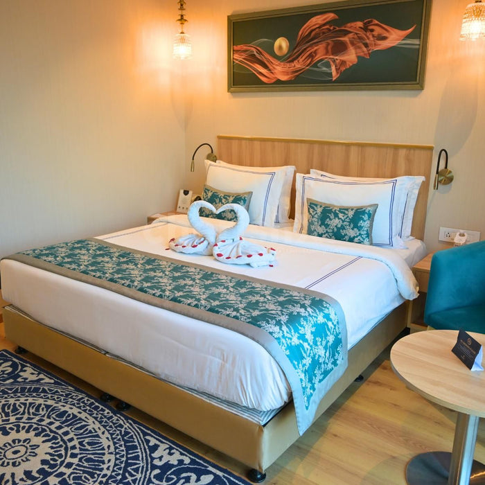 Romantic Stay with Dinner at Expo Inn