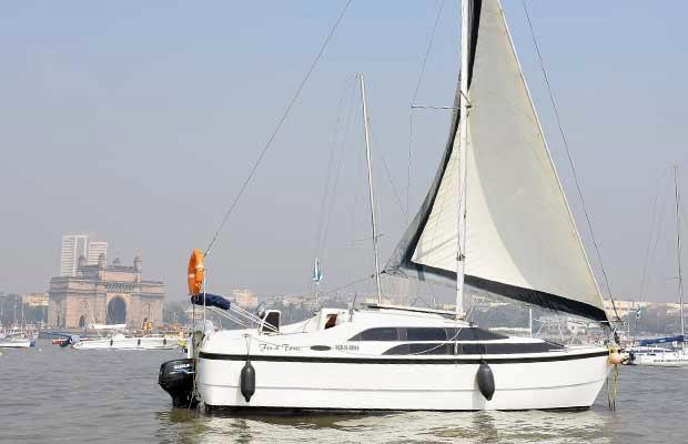 Macgregor 26 Boat Ride in Mumbai