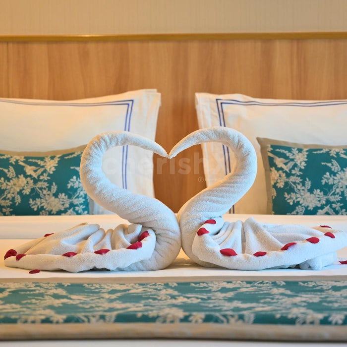 Romantic Stay with Dinner at Expo Inn