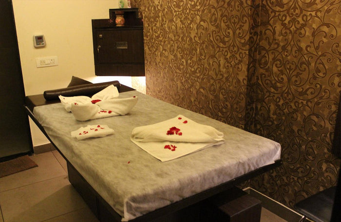 Four Fountains Spa Massage Gift Box: Relaxing Wellness Experiences Across India