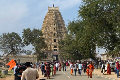 Unforgettable Hire a Licensed Guide for Fullday Hampi visit with own transport
