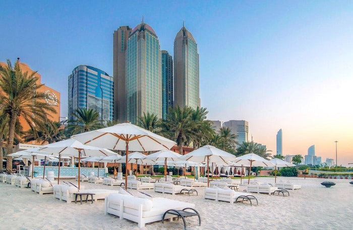 Luxury Getaways Gift Card Box: Choose Your Stay with Breakfast at 80+ High-Class Hotels