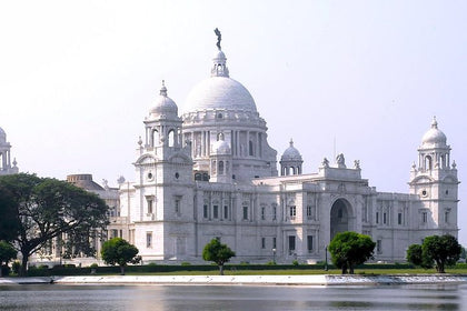 Timeless British Raj Walk in Kolkata