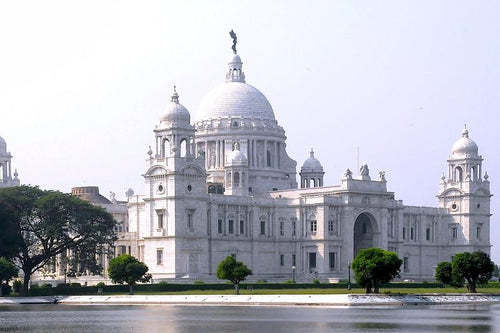 Timeless British Raj Walk in Kolkata