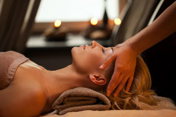 Relaxing Moments Gift Box - One-Hour Massage at One of 50 Top-Tier Spas |  at Wondergifts