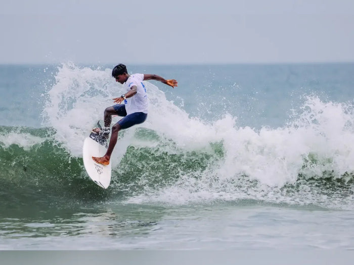 Thrilling Guided Surfing Experience in Kovalam