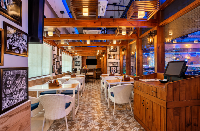 Vapour Bar Exchange Gurugram - Vibrant Dining & Bar Experience for Two