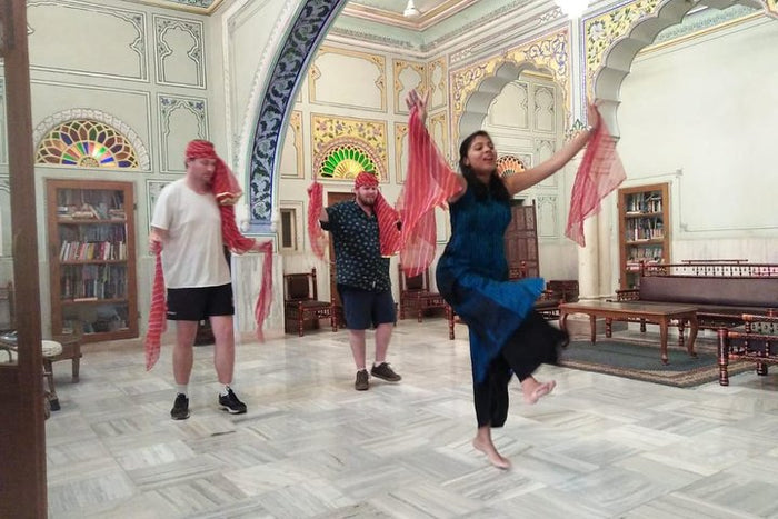 Premium Bollywood Dance Class - Groove and shake on Hindi Movie hits !