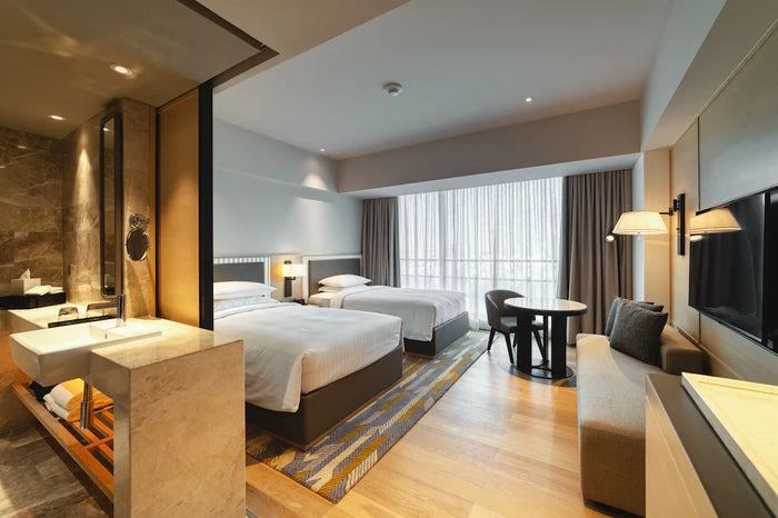 Luxury Stays: Overnight Premium 5-Star Getaway