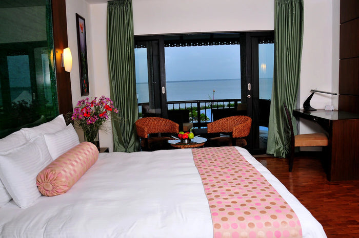 Charming Stays - Castle & Palace Staycation
