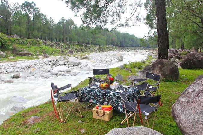 Riverside Picnic with Authentic Kangri Dham Cuisine near Palampur, Himachal