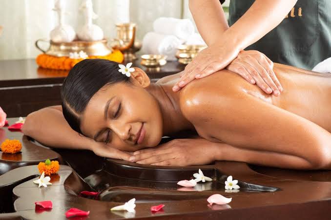 Relaxing 90-Minute Ayurvedic Spa Package for One at Ayurville – Ayurvedic Treatment & Spa Kochi