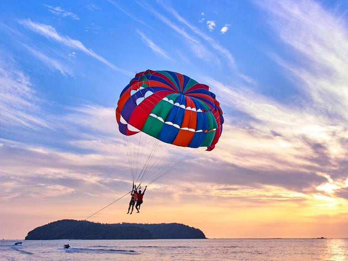 Thrilling Parasailing Experience in Kovalam by Bond Safari