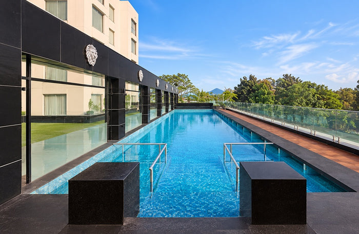 Spa Day for Two Gift Box: Rejuvenating Couples Massage at ZIVAYA, MEGHAVI, FOUR FOUNTAINS & Top Spas Across India