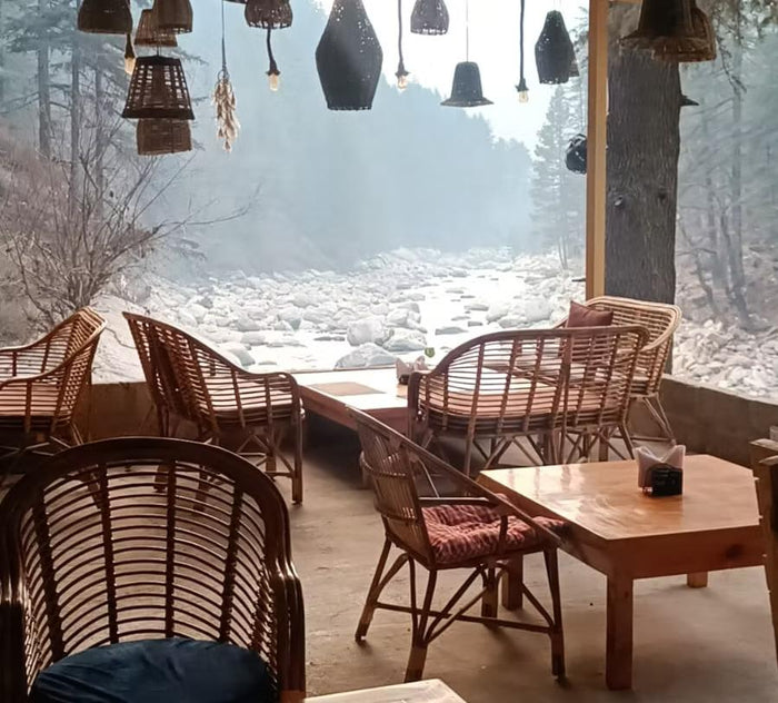 Riverside Israeli Lunch & Local Apple Wine Tasting Experience in Kasol